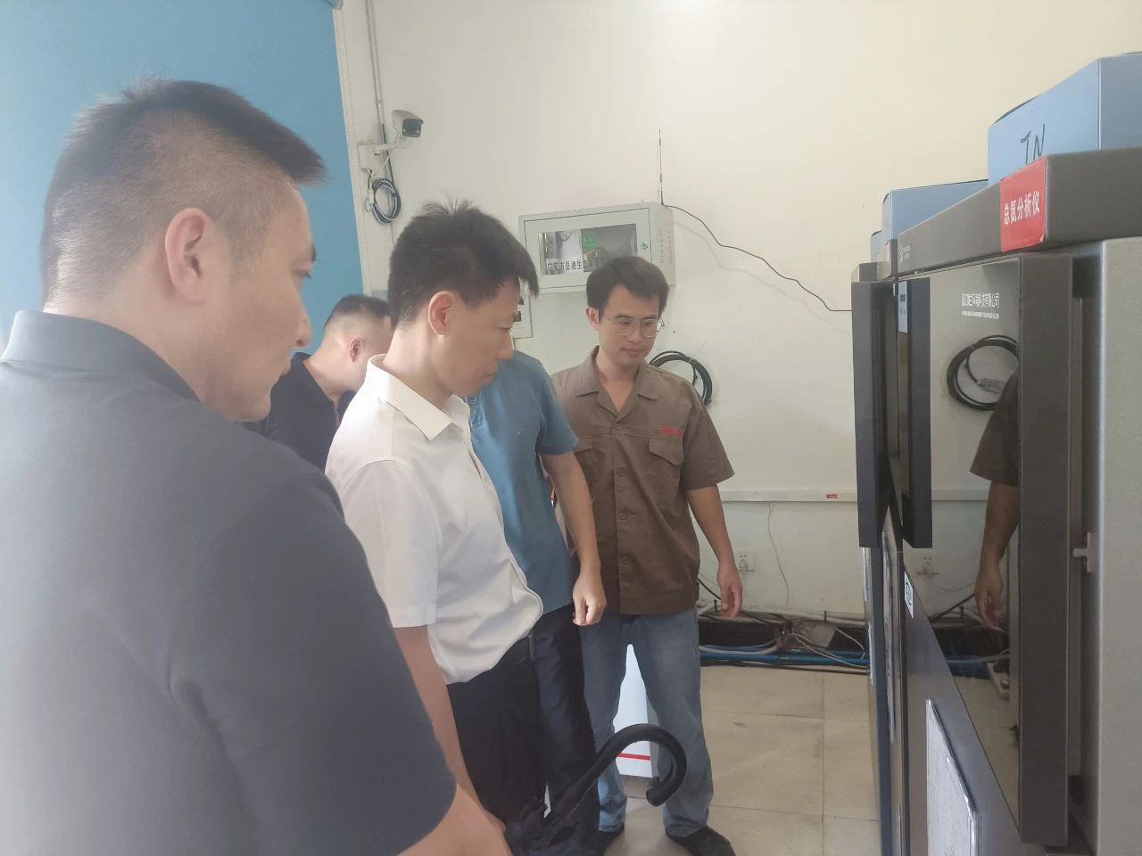 戰(zhàn)高溫 送清涼 保安全 丨集團(tuán)領(lǐng)導(dǎo)赴項(xiàng)目一線慰問調(diào)研，為奮斗者注入力量